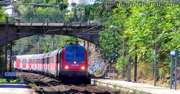Treno Thello a Roccabruna (Francia)