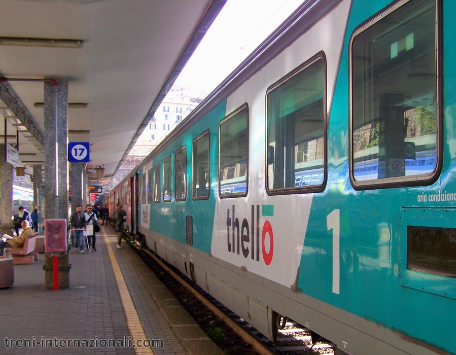 Treno EuroCity Thello Nizza - Milano a Genova